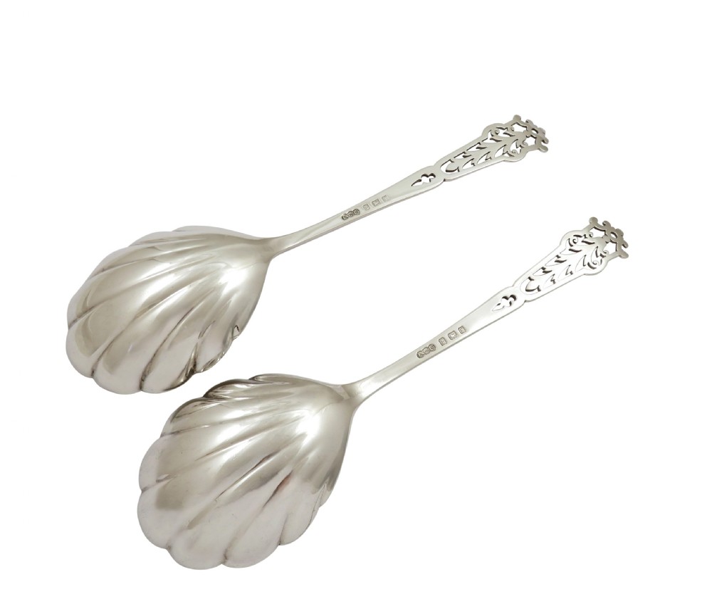 Set of 3 Antique Edwardian Sterling Silver Serving Spoons in Case 1905 View VII