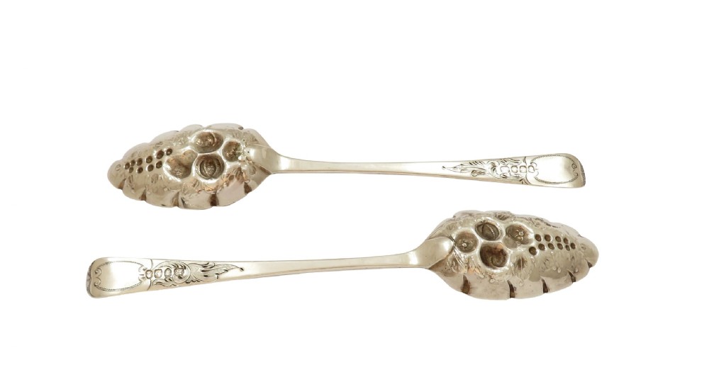 Pair of Antique Georgian Sterling Silver Berry Spoons in Case 1799 View VII