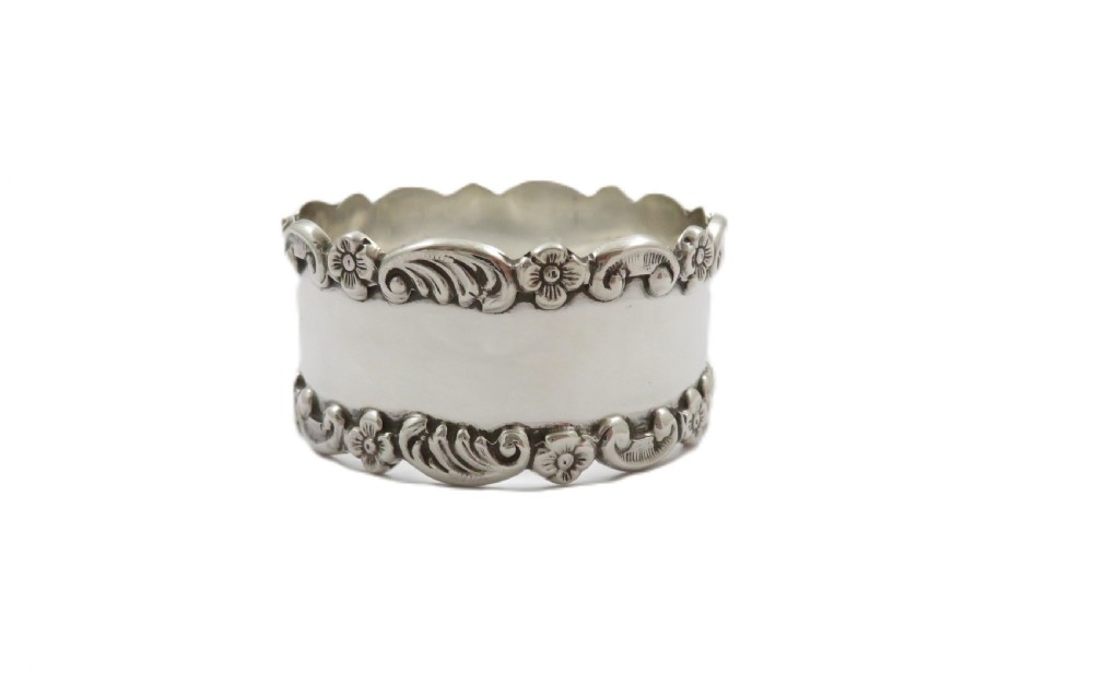 Set of 6 Antique Edwardian Sterling Silver Napkin Rings in Case 1903 View VIII