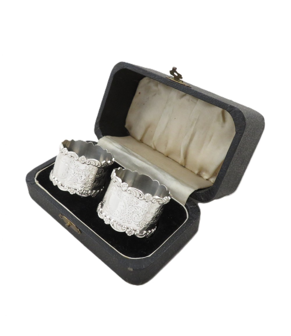 Pair of Antique Edwardian Sterling Silver Napkin Rings in Case 1901/1903 View IV