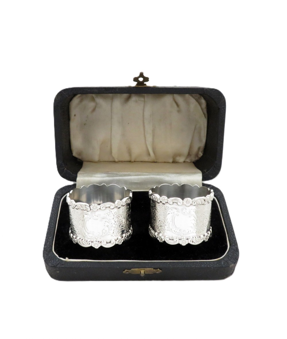 Pair of Antique Edwardian Sterling Silver Napkin Rings in Case 1901/1903 View IX
