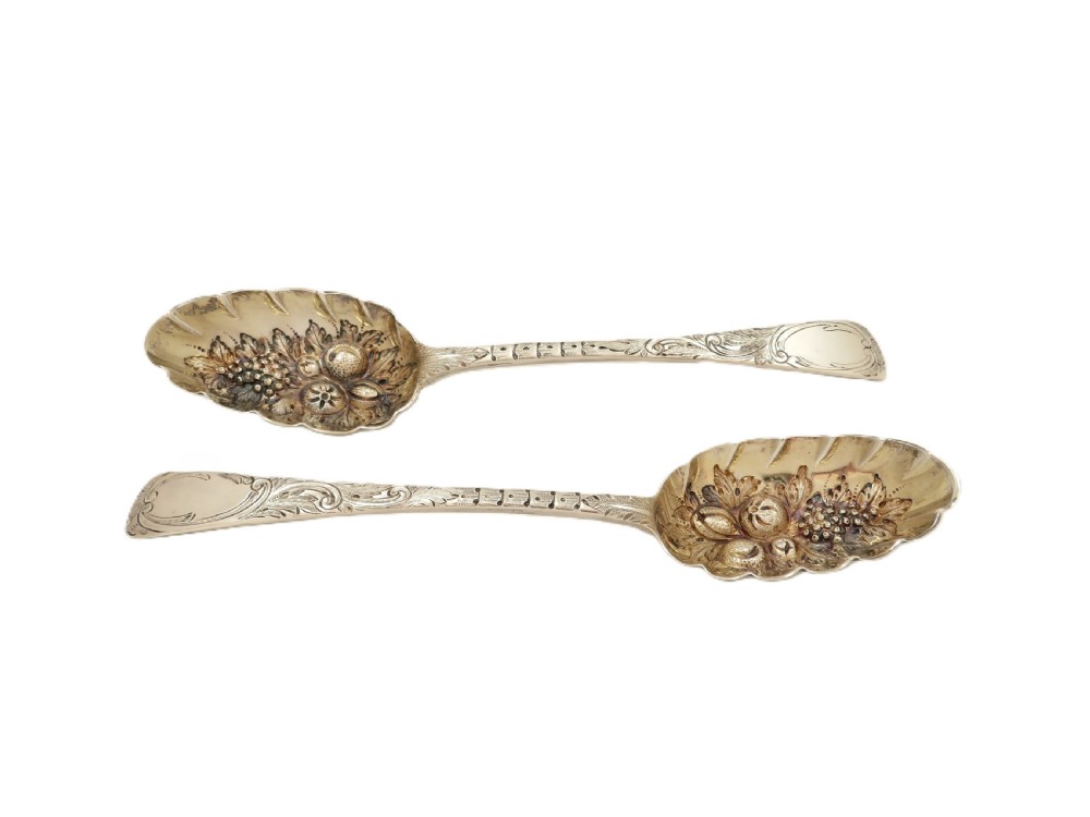 Pair of Antique Victorian Sterling Silver Berry Spoons in Case 1855 View VIII