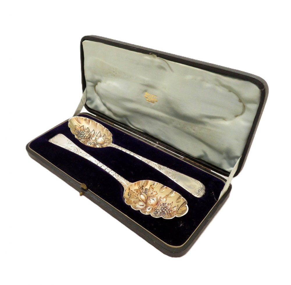 Pair of Antique Victorian Sterling Silver Berry Spoons in Case 1855 View IX