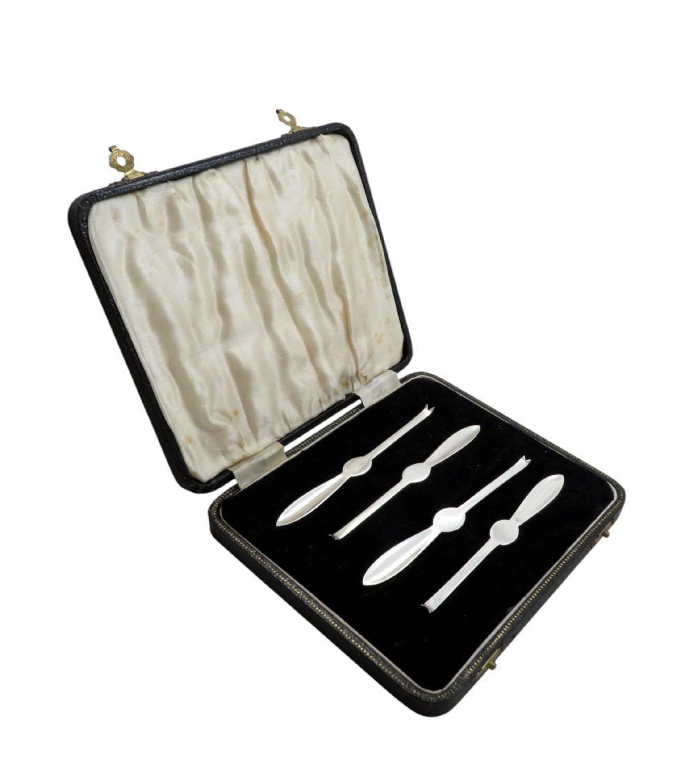Set of 4 Antique Sterling Silver Lobster Picks in Case 1923