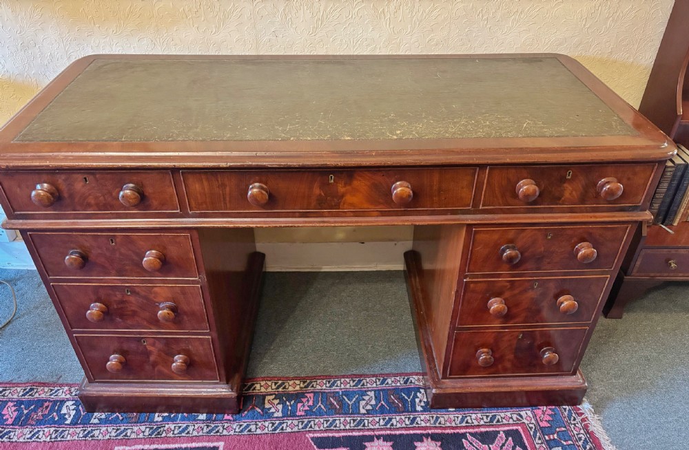 Victorian mahogany pedestal desk View IV