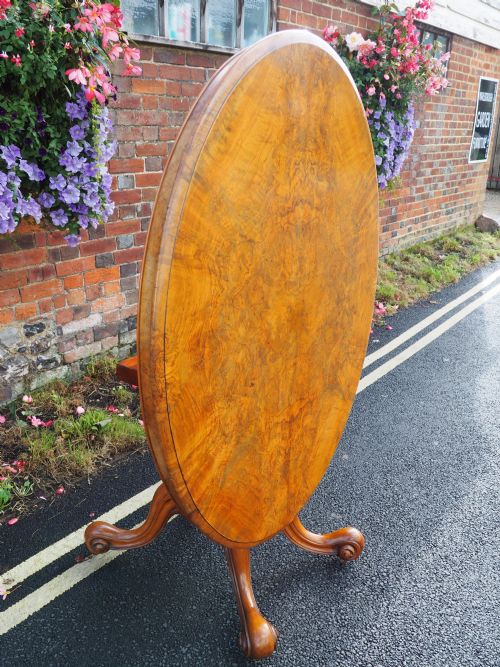 VICTORIAN FIGURED WALNUT LOO TABLE - ADDITIONAL PHOTO 1