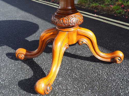 VICTORIAN FIGURED WALNUT LOO TABLE - ADDITIONAL PHOTO 6
