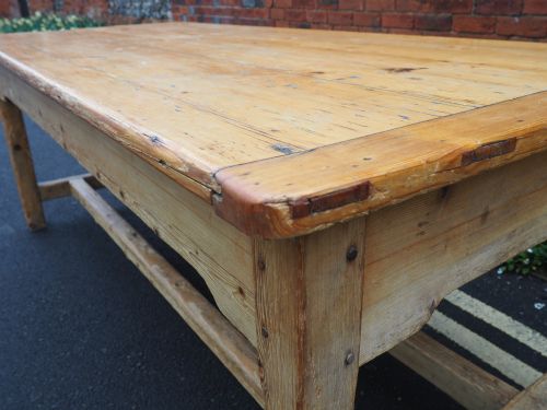 PINE FARMHOUSE TABLE - ADDITIONAL PHOTO 3