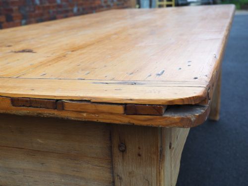 PINE FARMHOUSE TABLE - ADDITIONAL PHOTO 4
