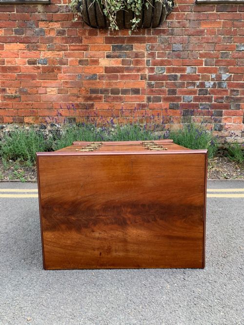 SMALL MAHOGANY CHEST OF DRAWERS - ADDITIONAL PHOTO 5
