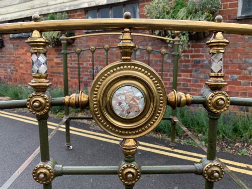 VICTORIAN BRASS AND IRON DOUBLE BED - ADDITIONAL PHOTO 1