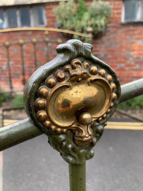 VICTORIAN BRASS AND IRON DOUBLE BED - ADDITIONAL PHOTO 2