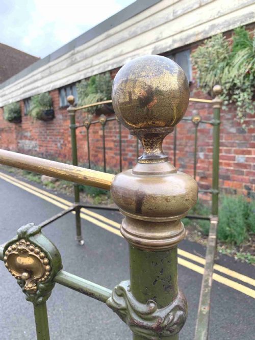 VICTORIAN BRASS AND IRON DOUBLE BED - ADDITIONAL PHOTO 3
