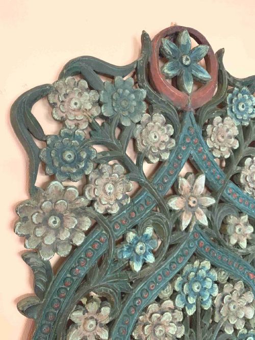 NINETEENTH CENTURY TURBAN STAND - ADDITIONAL PHOTO 1