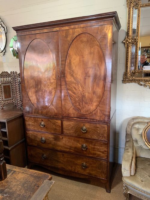 regency period mahogany linen press - CATEGORY: ANTIQUE CUPBOARDS - DATED REGENCY
