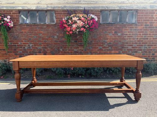 LARGE OAK TABLE - ADDITIONAL PHOTO 1