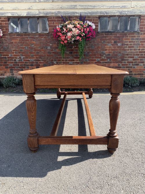 LARGE OAK TABLE - ADDITIONAL PHOTO 4