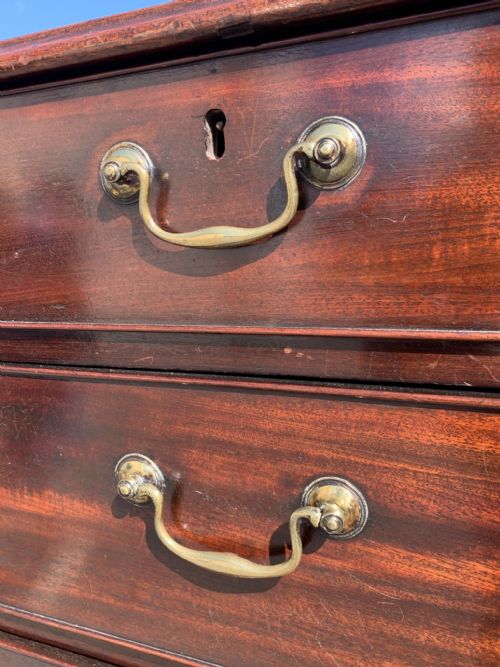 GEORGIAN MAHOGANY CHEST OF DRAWERS - ADDITIONAL PHOTO 2