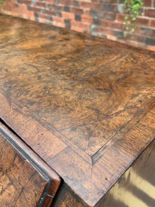 EIGHTEENTH CENTURY BURR WALNUT BUREAU - ADDITIONAL PHOTO 4