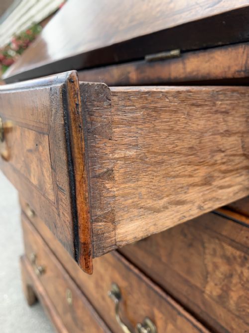 EIGHTEENTH CENTURY BURR WALNUT BUREAU - ADDITIONAL PHOTO 5