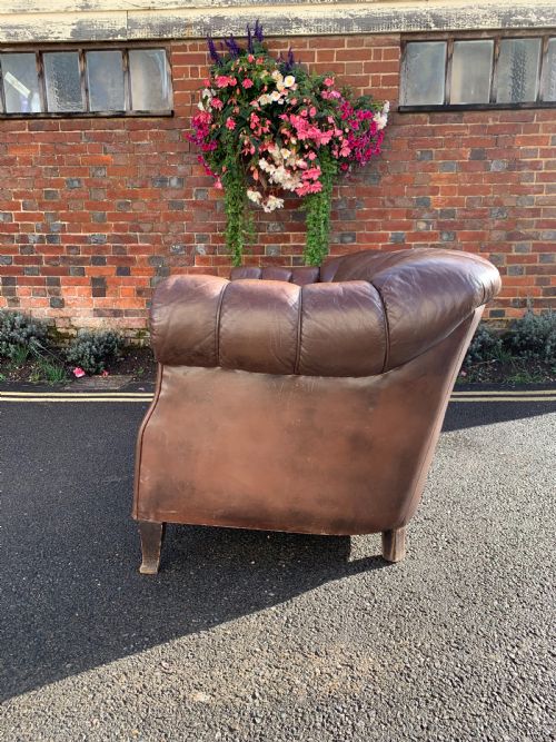 LEATHER CHESTERFIELD SOFA - ADDITIONAL PHOTO 8