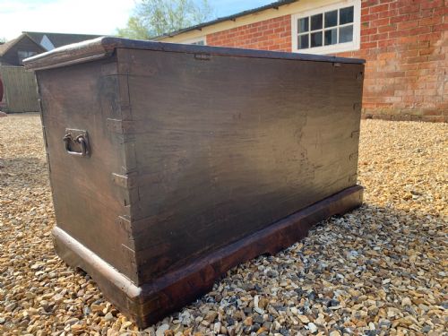 NINETEENTH CENTURY ZANZIBAR TRUNK - ADDITIONAL PHOTO 4