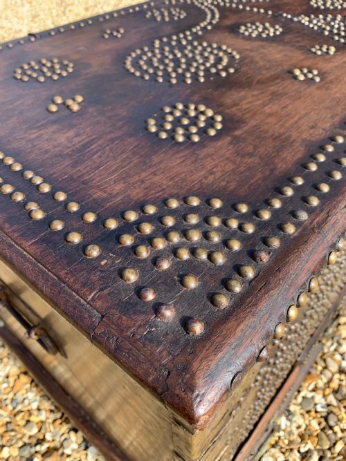 NINETEENTH CENTURY ZANZIBAR TRUNK - ADDITIONAL PHOTO 7