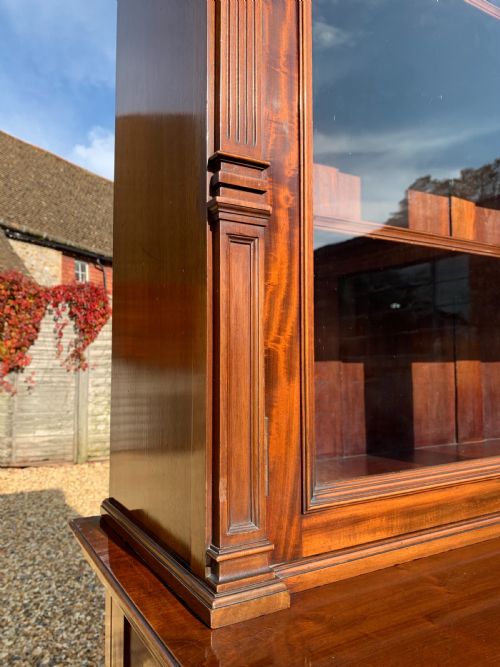 SUPERIOR QUALITY VICTORIAN MAHOGANY BOOKCASE - ADDITIONAL PHOTO 4