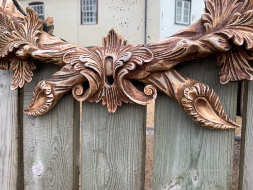 PAIR OF PAINTED CARVED WOOD MIRRORS - ADDITIONAL PHOTO 4