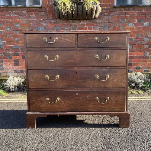 georgian elm chest of drawers - CATEGORY: ANTIQUE CHEST OF DRAWERS - DATED 18TH CENTURY