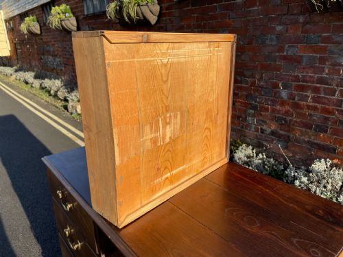 GEORGIAN ELM CHEST OF DRAWERS - ADDITIONAL PHOTO 4