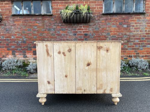 EARLY VICTORIAN PINE SIDEBOARD - ADDITIONAL PHOTO 4