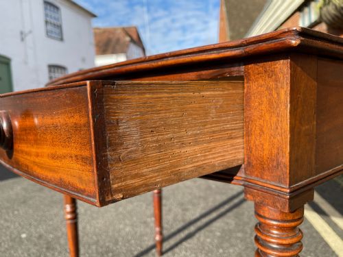 VICTORIAN BOW FRONTED MAHOGANY SIDE TABLE - ADDITIONAL PHOTO 3