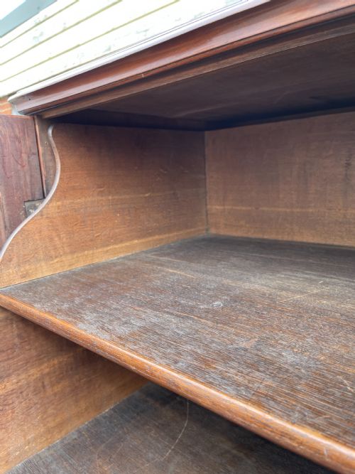 EIGHTEENTH CENTURY MAHOGANY DWARF PRESS CUPBOARD - ADDITIONAL PHOTO 5