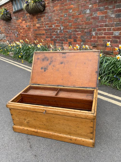 VICTORIAN PINE CARPENTERS CHEST - ADDITIONAL PHOTO 6