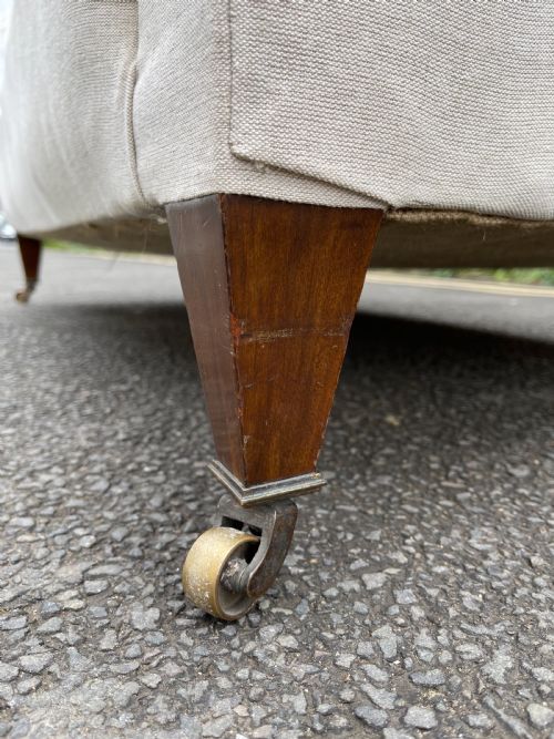 SMALL DROP ARM SOFA - ADDITIONAL PHOTO 1