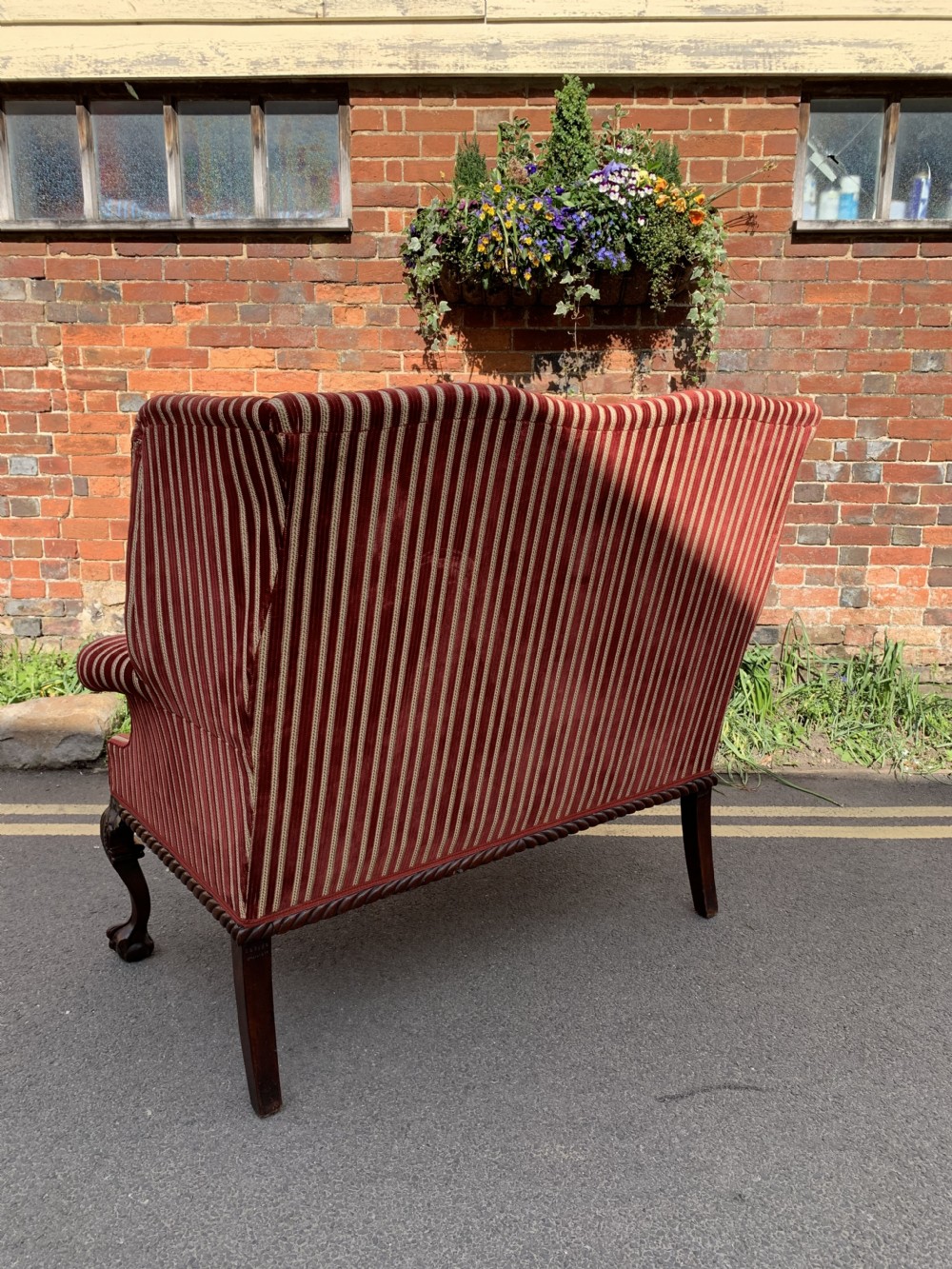 Late Victorian wingback sofa by Strahan of Dublin  View VIII