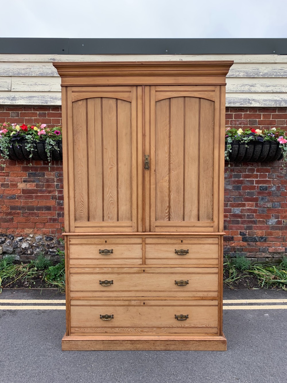 Victorian Ash linen press