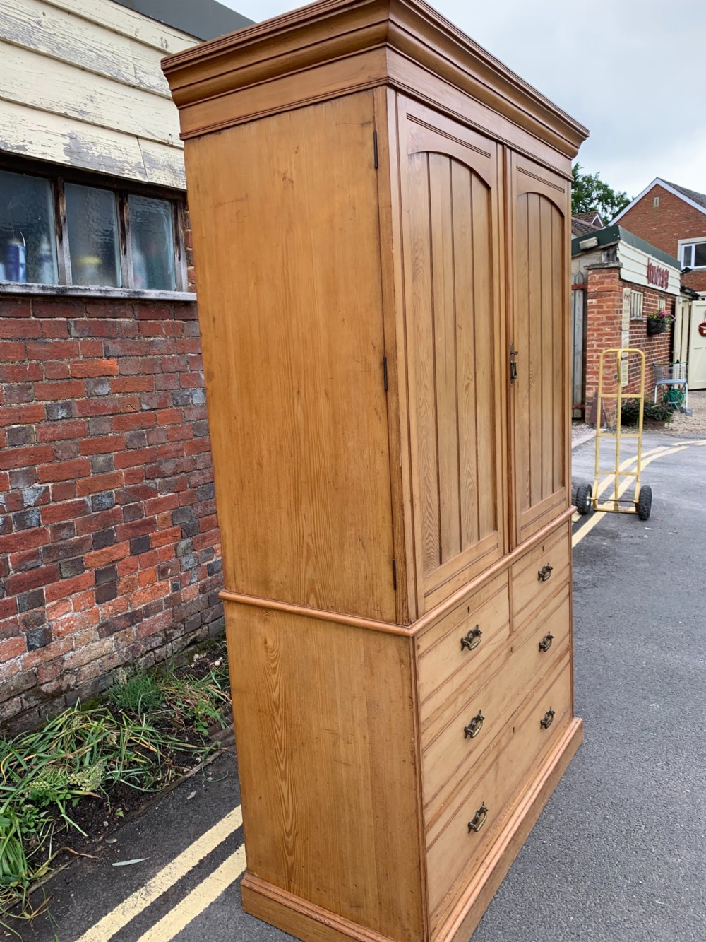Victorian Ash linen press View III