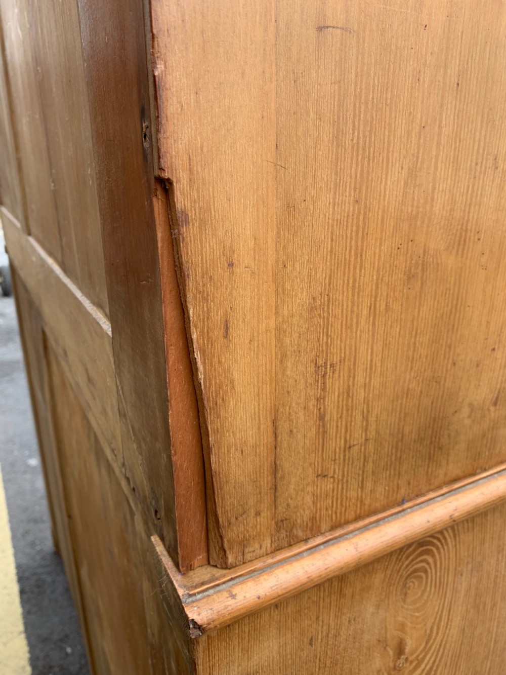Victorian Ash linen press View IV