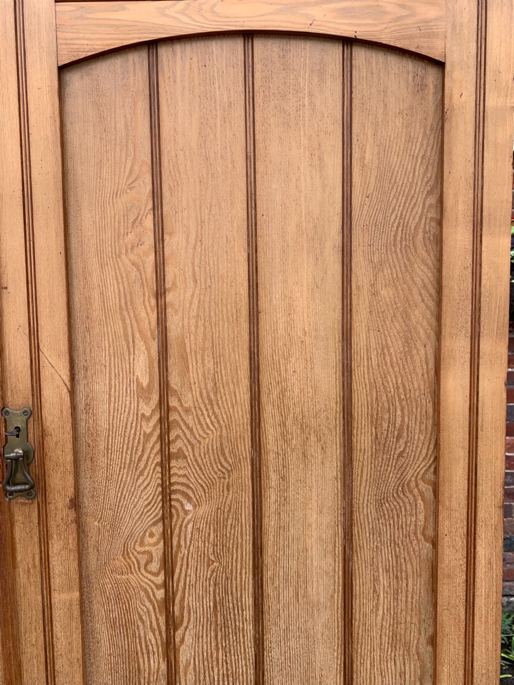 Victorian Ash linen press View VIII