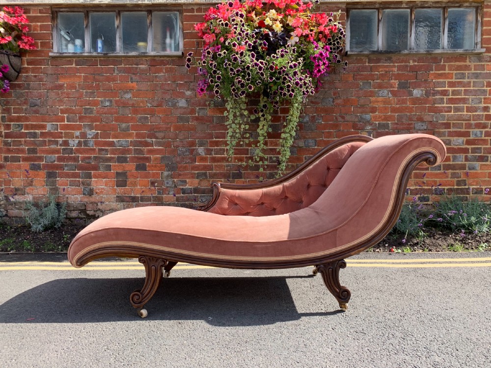 Victorian Walnut chaise longue 