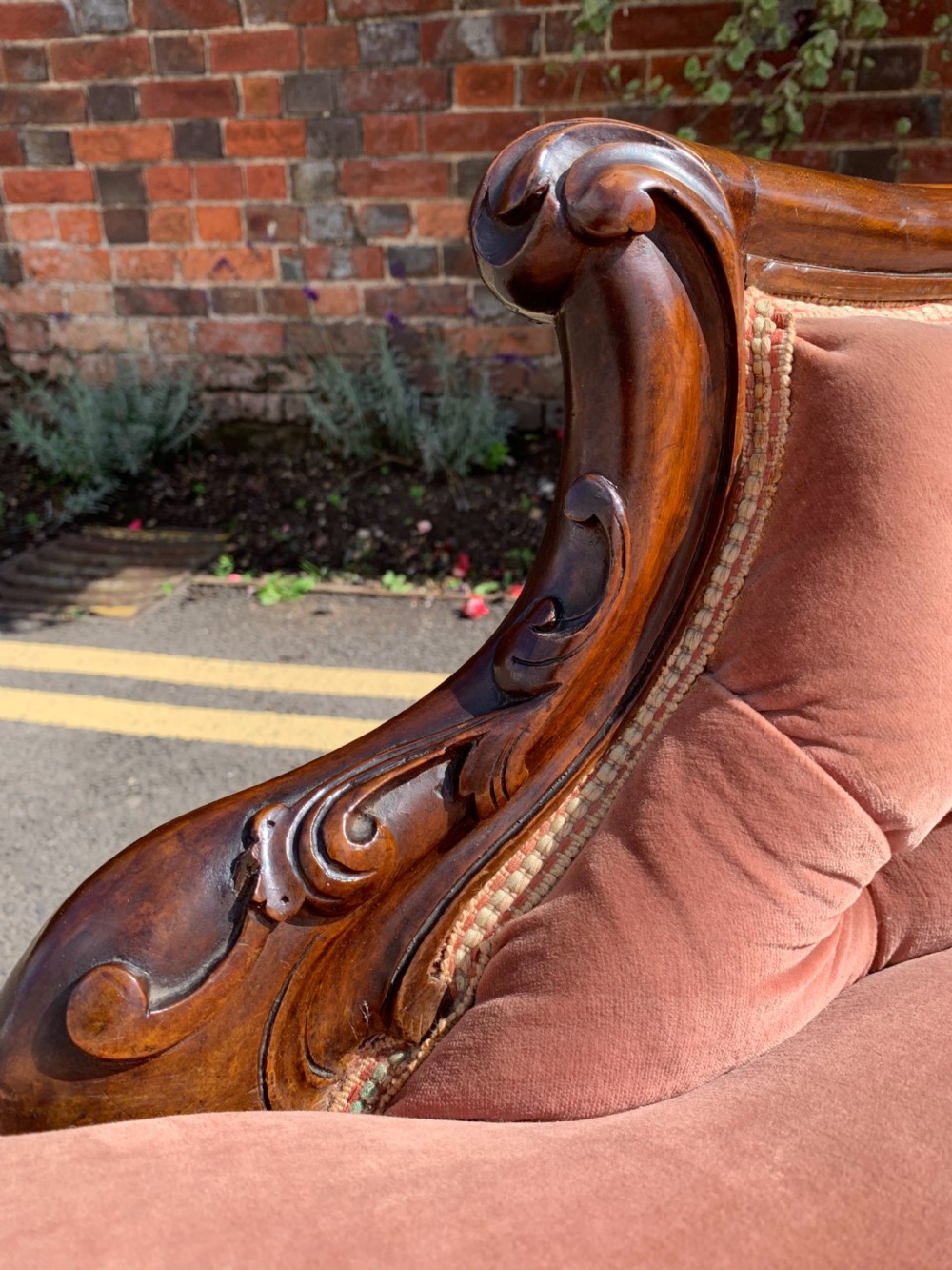 Victorian Walnut chaise longue  View IV