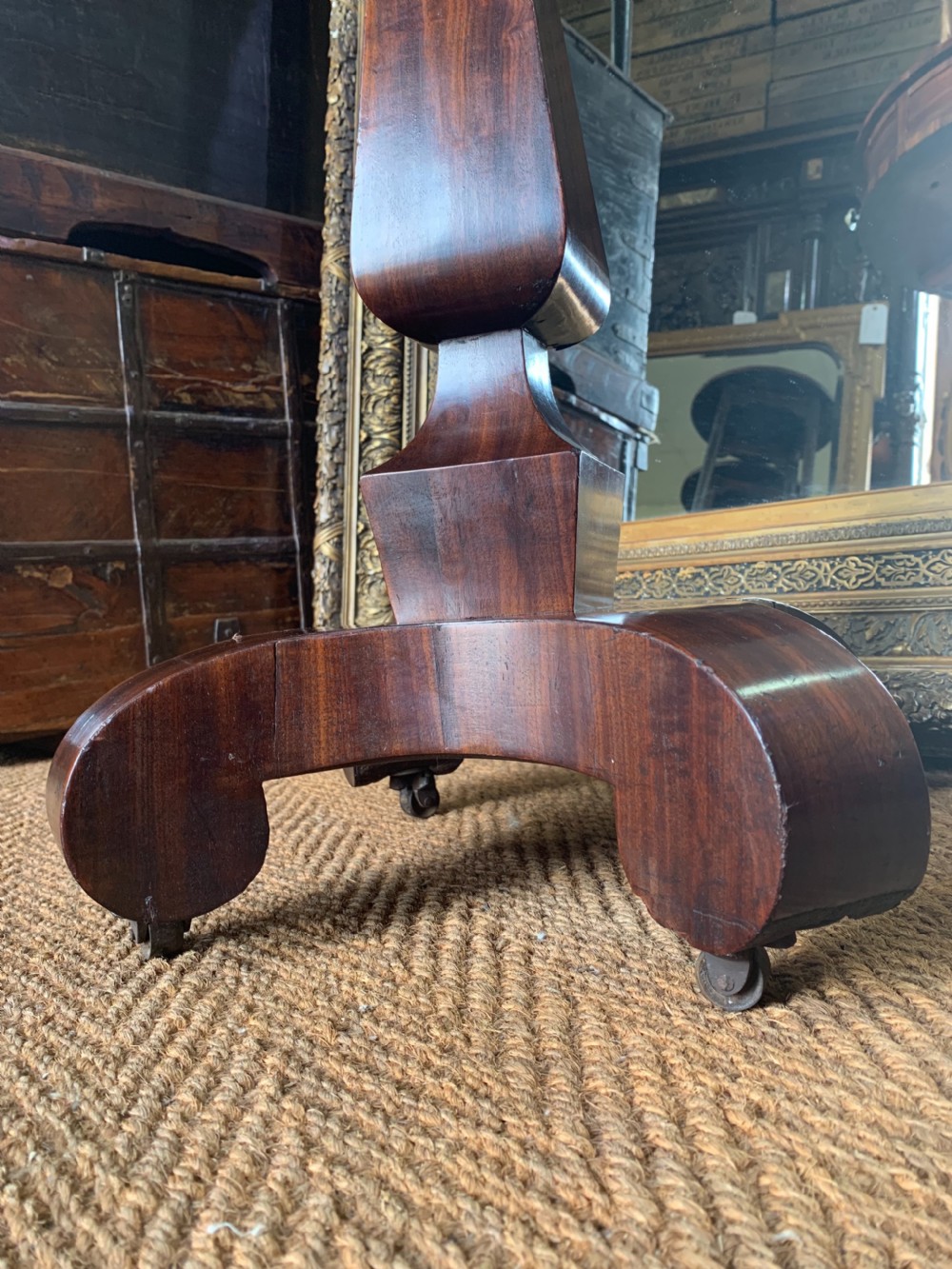 Small pedestal drum table View II