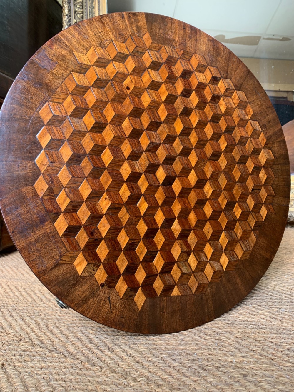 Small pedestal drum table View V
