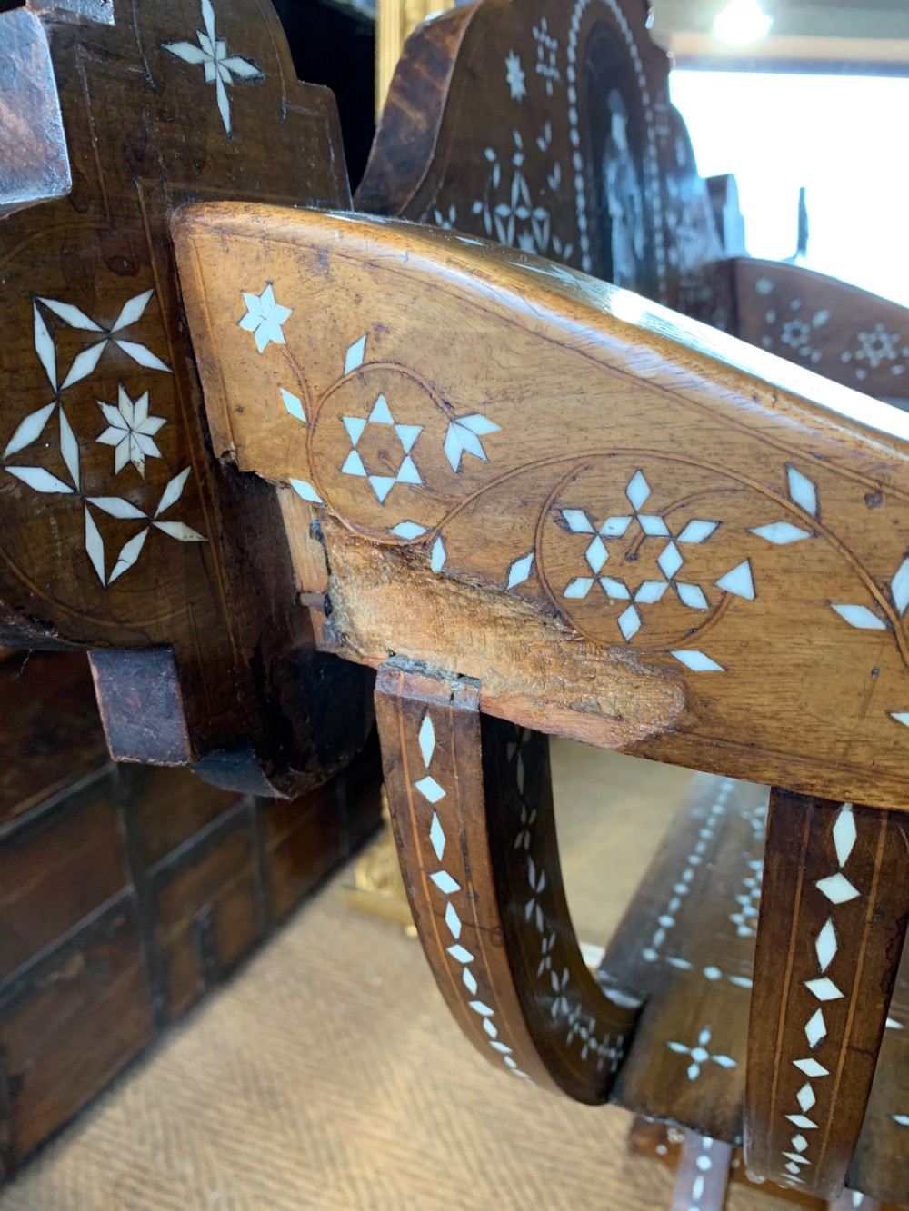 Italian Savonarola chair  View III