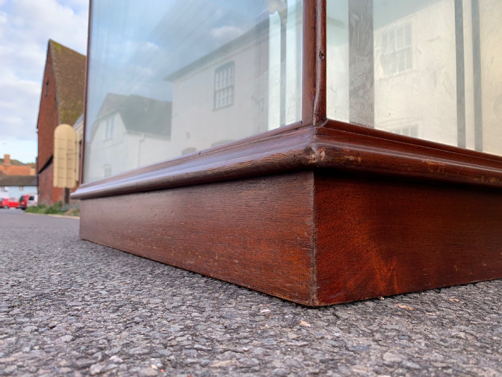 Shop display cabinet  View V