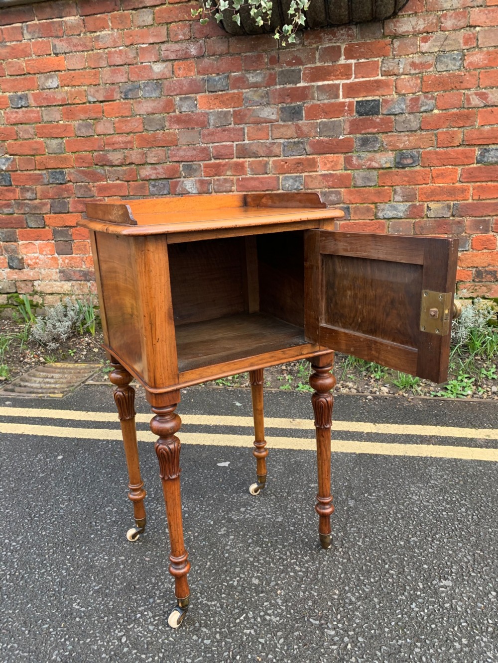 Early Victorian Walnut bedside cupboard  View VI
