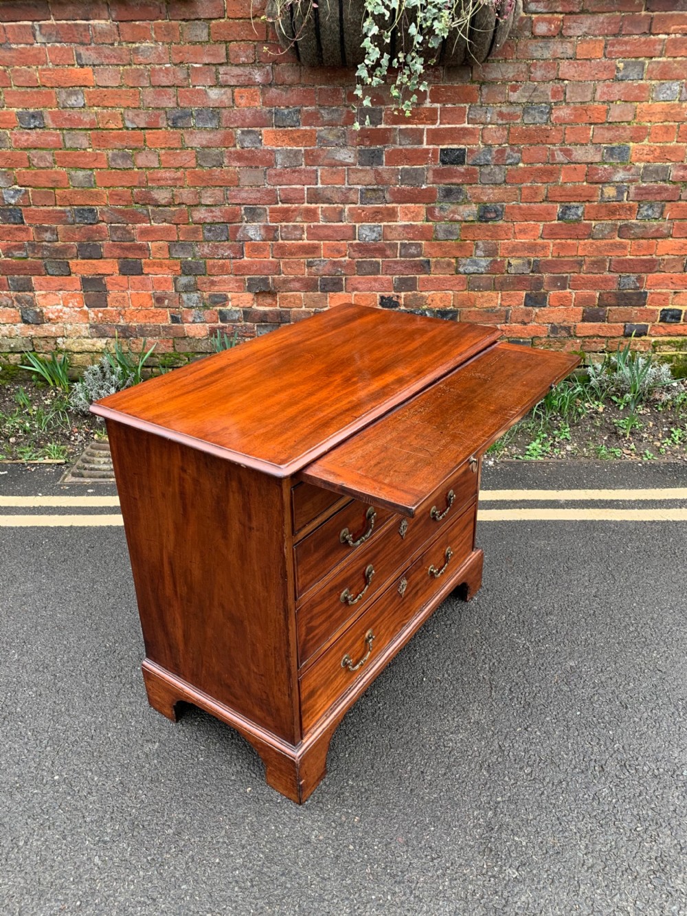 Georgian Mahogany chest  View V