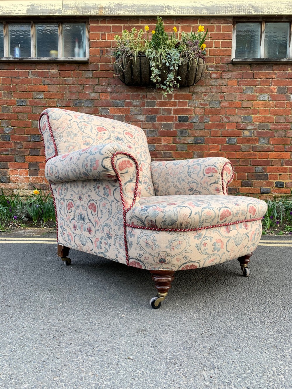 Deep seated armchair 